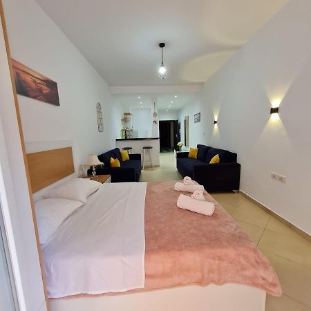 Studio By The Beach - Vlorë Esterno foto