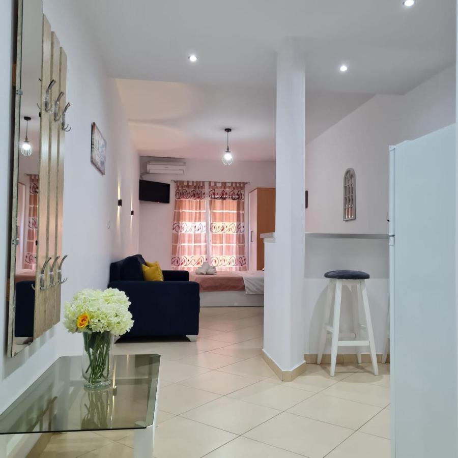 Studio By The Beach - Vlorë Esterno foto