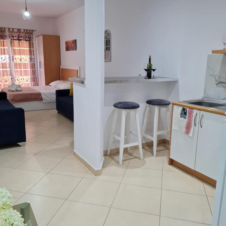 Studio By The Beach - Vlorë Esterno foto
