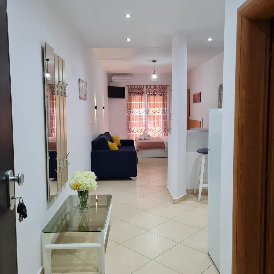 Studio By The Beach - Vlorë Esterno foto