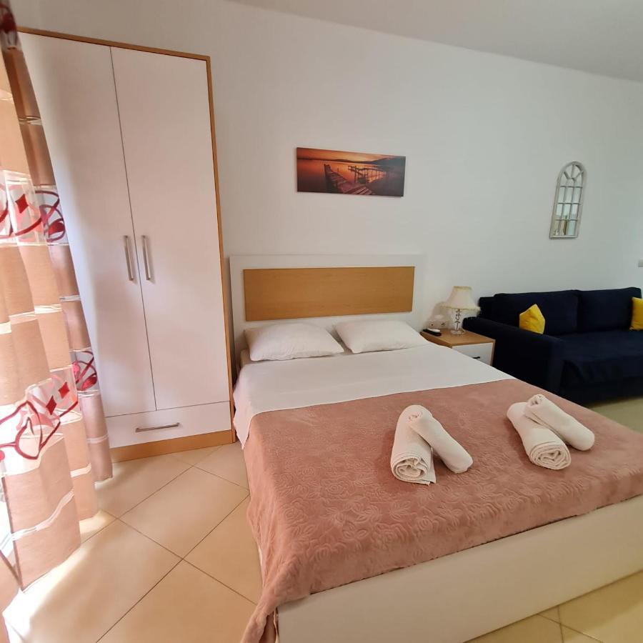 Studio By The Beach - Vlorë Esterno foto