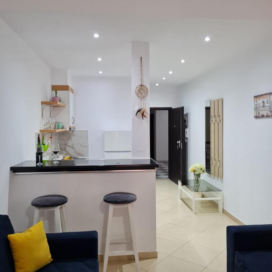 Studio By The Beach - Vlorë Esterno foto
