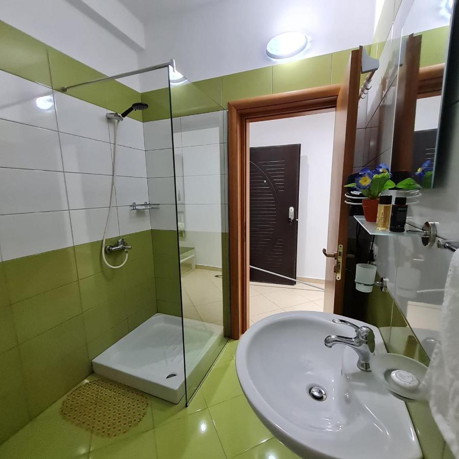 Studio By The Beach - Vlorë Esterno foto
